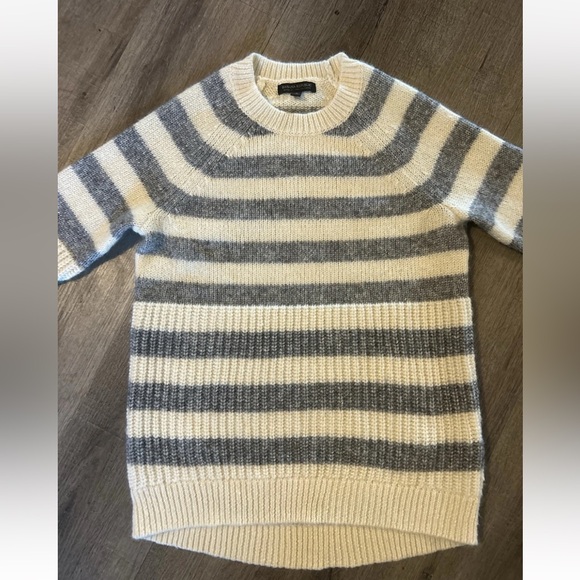 Banana Republic Sweaters - Banana Republic Womens Italian Yarn Sweater Small Ivory Gray Striped Wool Blend